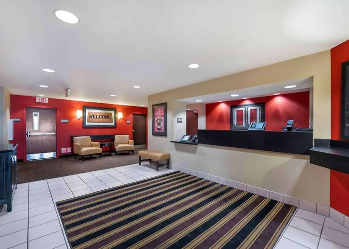 Extended America - - Urbana Hotel