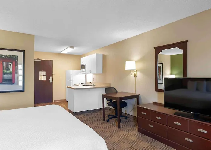 Extended America - - Urbana Hotel Champaign
