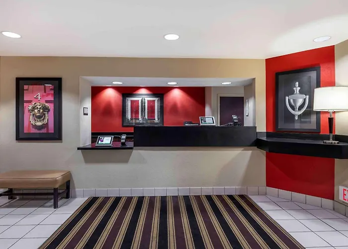 Extended America - - Urbana Hotel Champaign