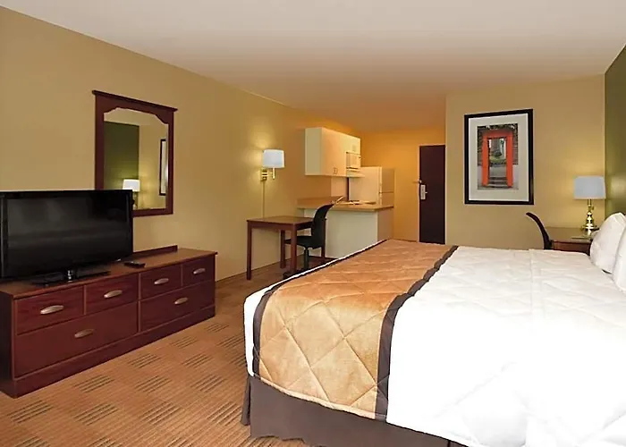 Extended America - - Urbana Hotel Champaign