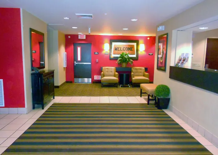 Extended America - - Urbana Hotel